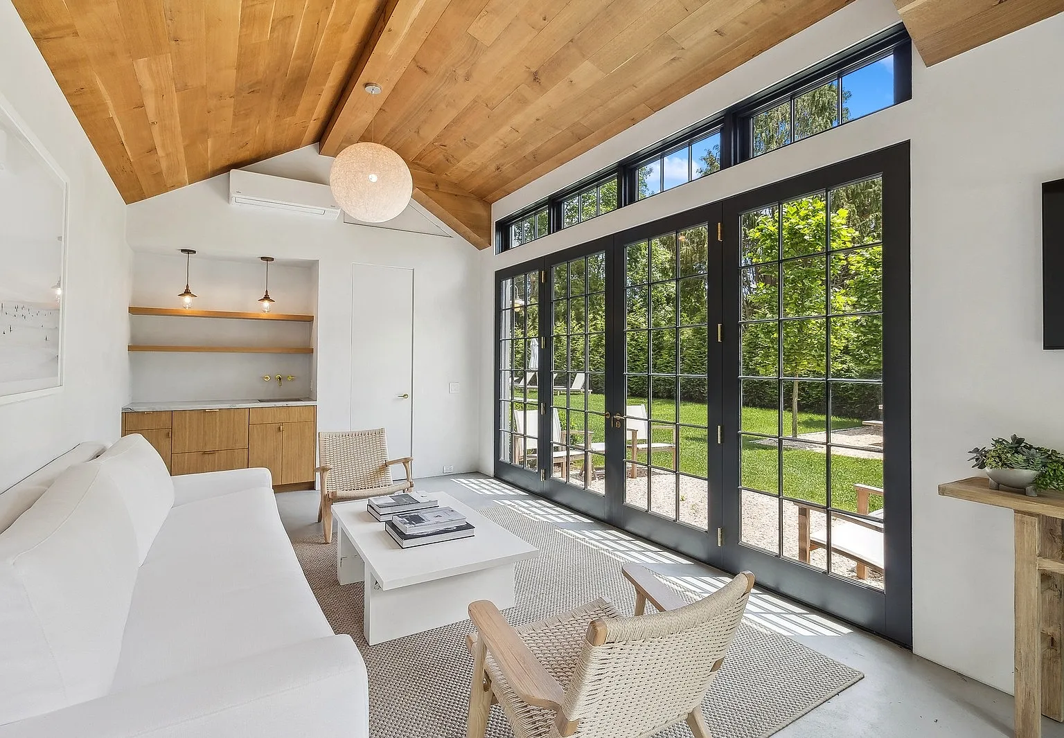 Amagansett Village Hidden Oasis — Photo 2