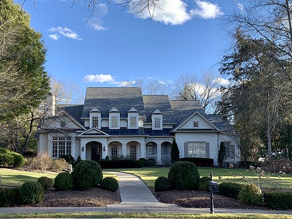 2nd image of 1438 Willowbrooke Cir