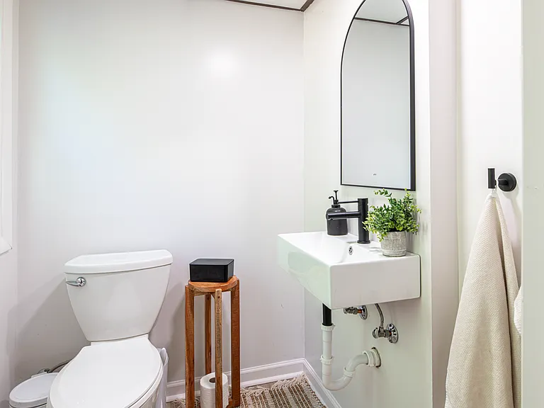 109 Hoyt Ln #109 — Photo 12