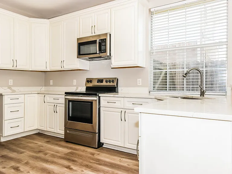 1333 Mill Wood Ln — Photo 8