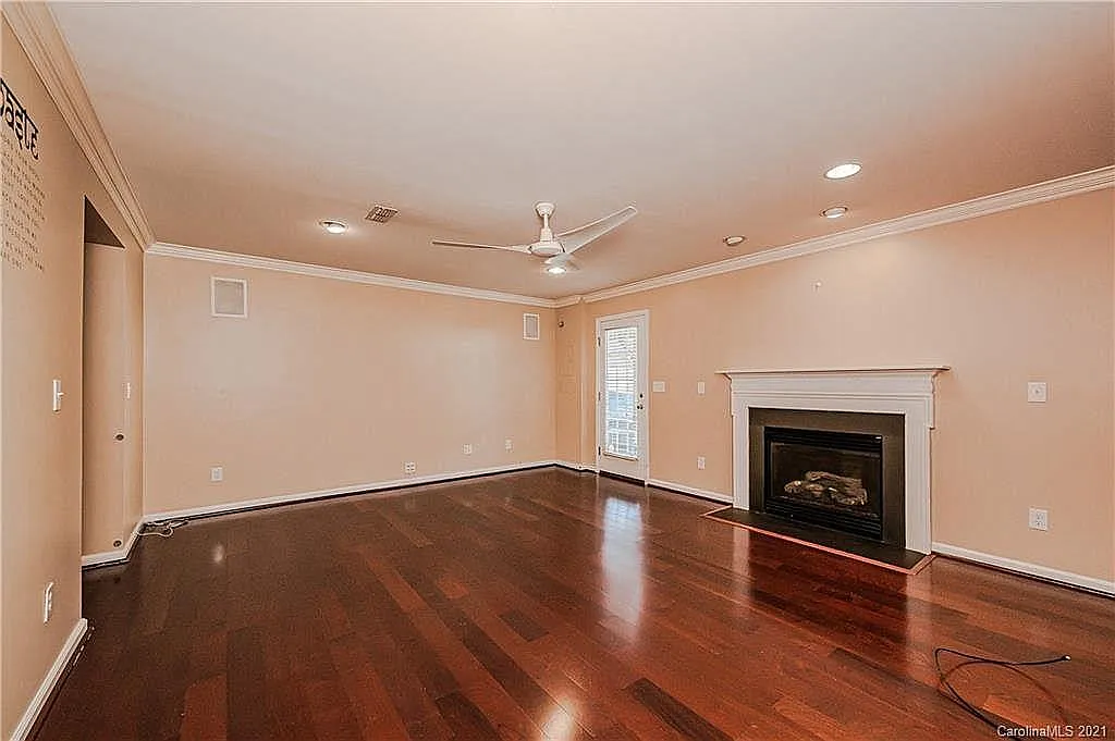 12041 Duke Lancaster Dr — Photo 2