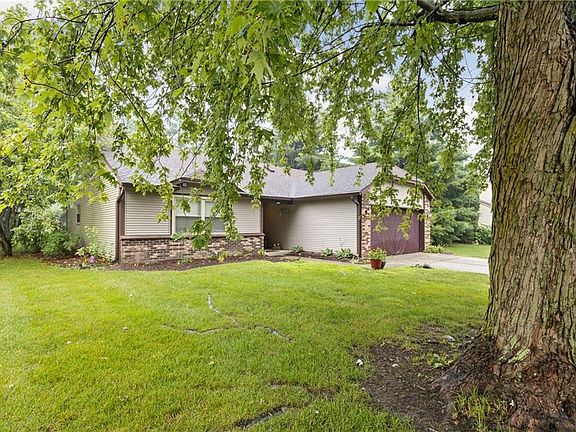 2nd image of 1121 Briarwood Dr