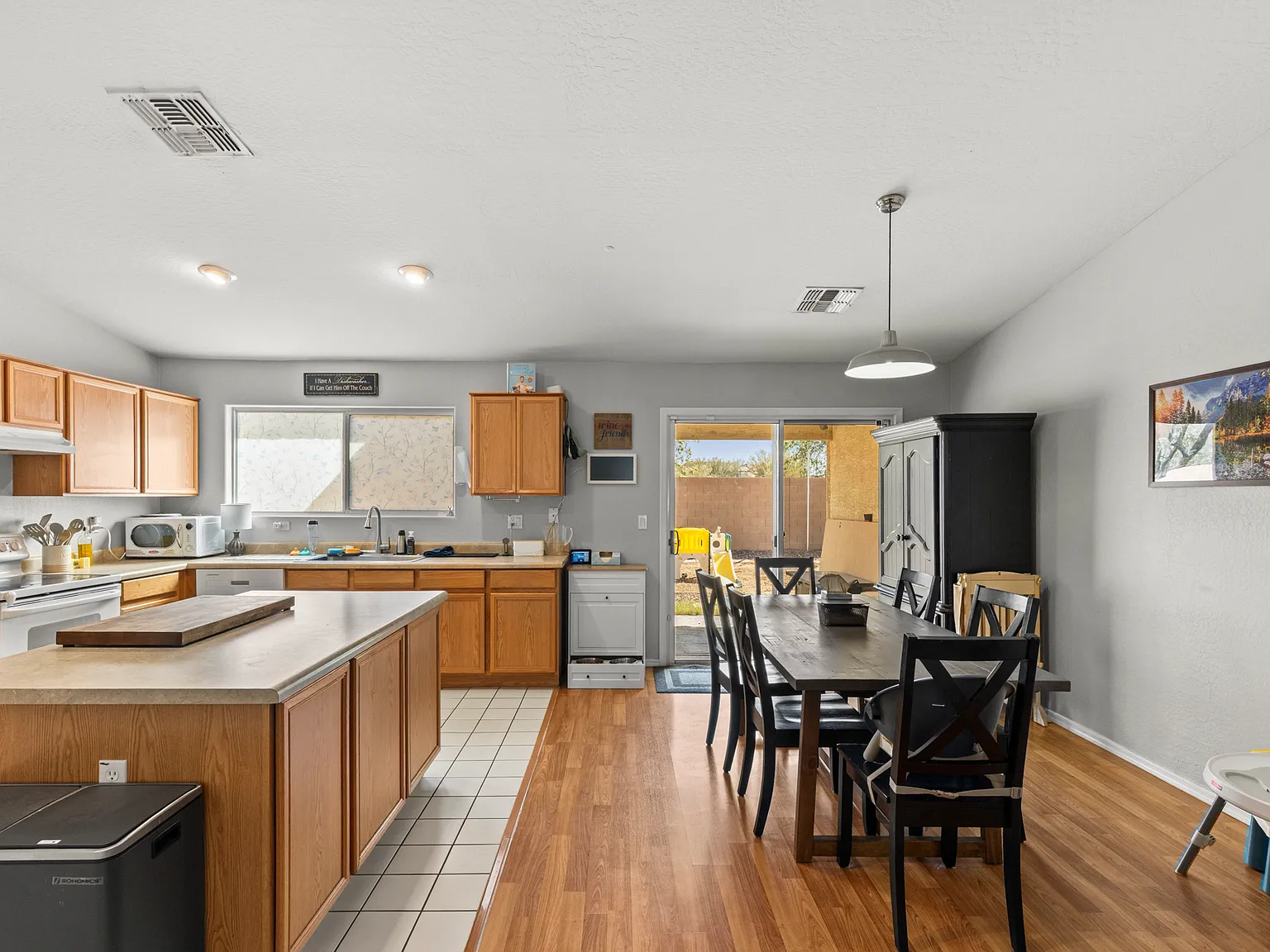 3 bed, 1820 sqft, $1,850 — Photo 4