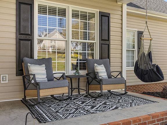 5th image of 609 Nicholas Austin Ln