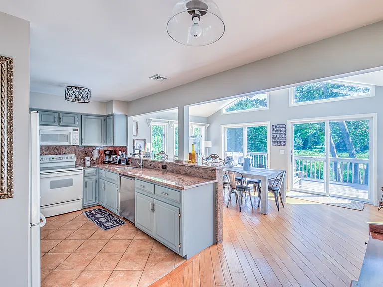 29 Waters Edge Rd — Photo 17