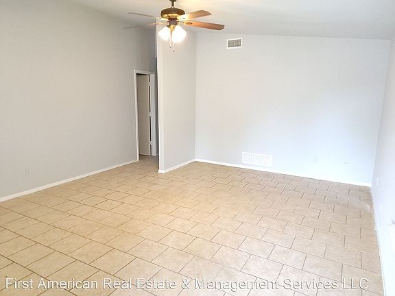 5th image of 1124 Suburban St