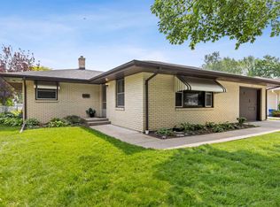 1031 Brookfield Rd, Rockford, IL 61107