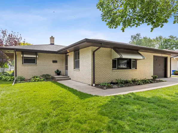 1031 Brookfield Rd, Rockford, IL 61107