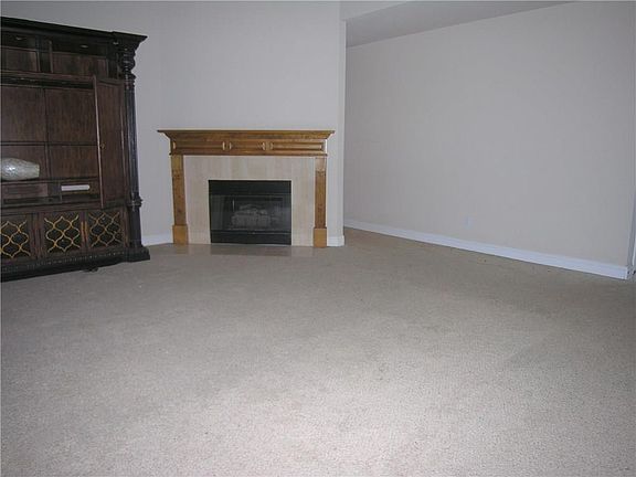 4th image of 2005 Creekway Dr