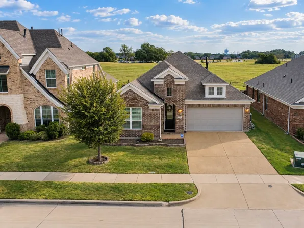 330 Gleneagles Dr, Garland, TX 75040