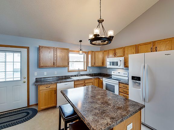 2nd image of 1728 Ponderosa Ln