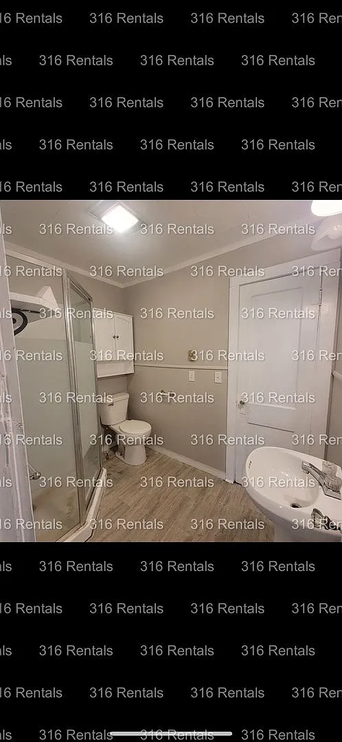 $1175 - 3 bed 1 bath - Single Family Home — Photo 3