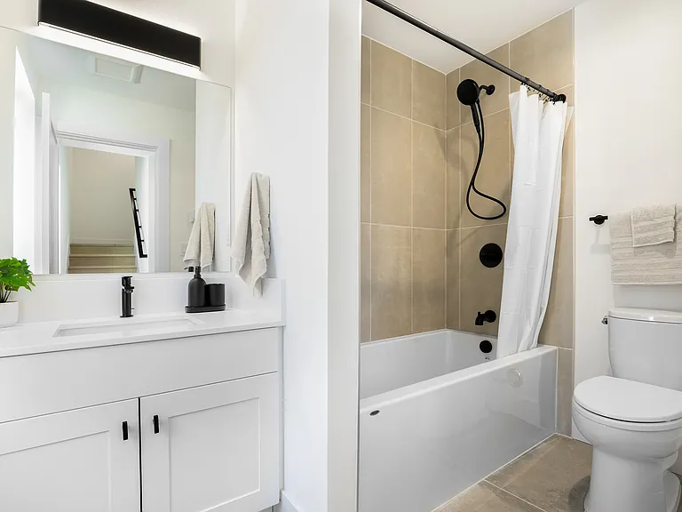 10533 Stone Ave N #C — Photo 5