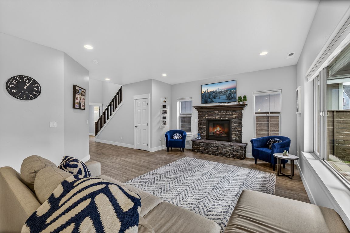 next background image