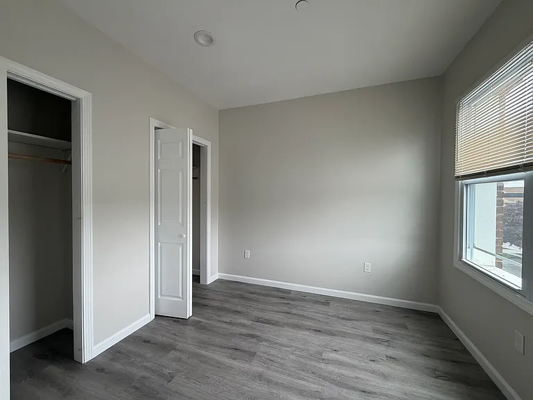 27 Main Street — Photo 12