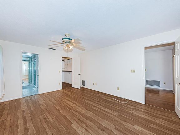 5th image of 2093 ASHBURY DRIVE