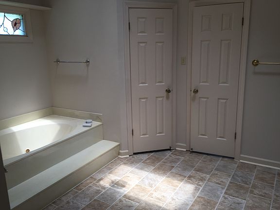 The master bath downstairs has two large walk in closets, du