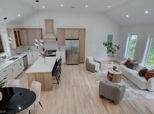 896 Union Valley Rd, West Milford, NJ 07480