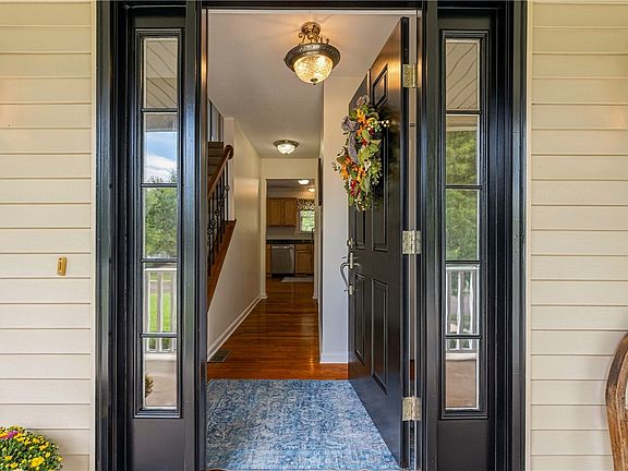 3rd image of 1042 S Lake Dr