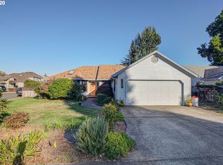 1420 N Locust St, Canby, OR 97013