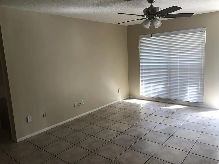 235 SE Norfolk Blvd — Photo 9