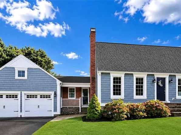 7 Cortland Ln, Smithfield, RI 02828