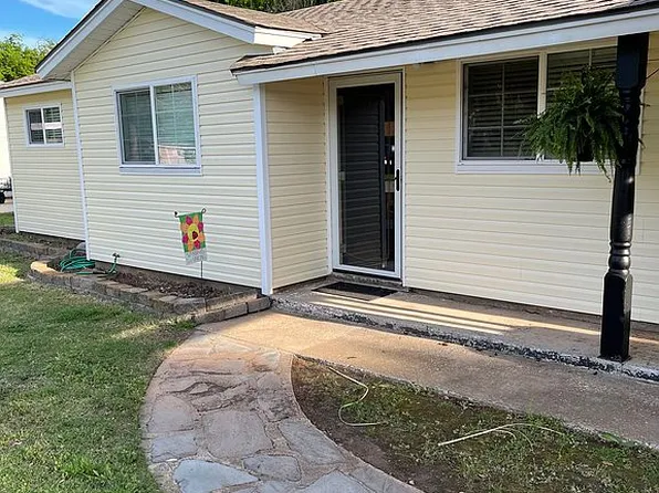 206 Linden St, Burkburnett, TX 76354