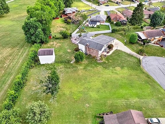 4th image of 265 Monica Dr