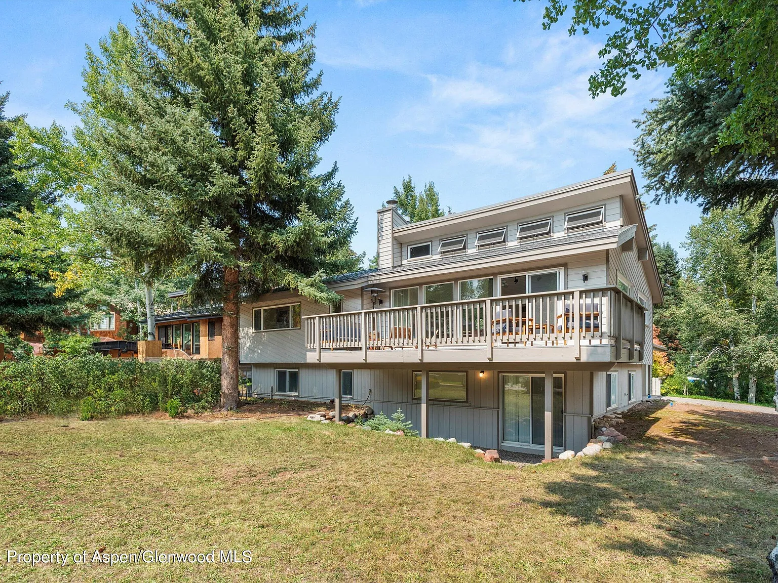 5 bed, 2717 sqft, $22,000 — Photo 3