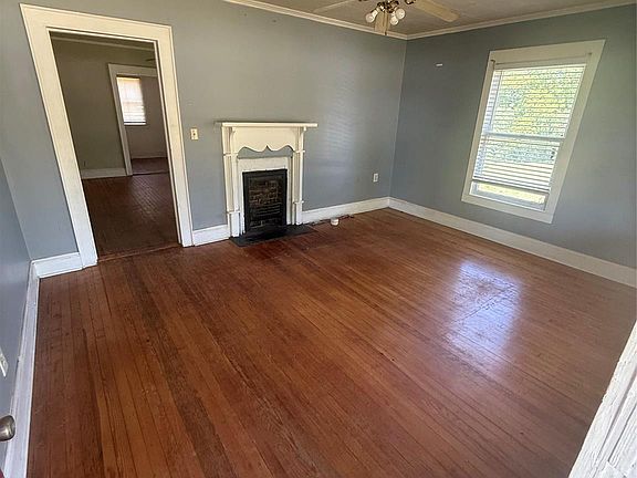 3rd image of 1646 Woodlawn Ave