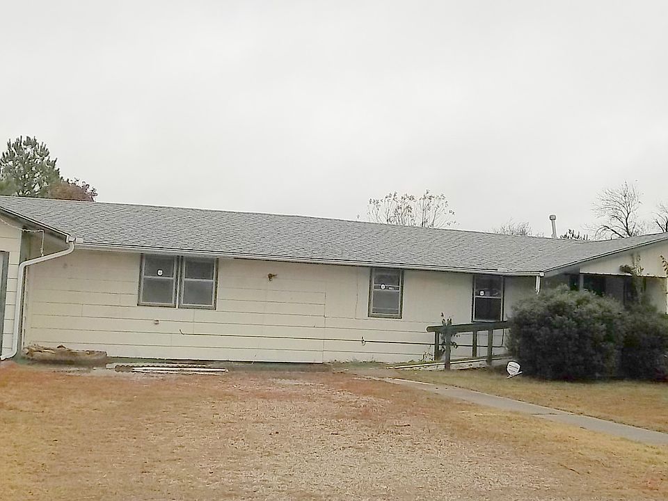 1st image of 220 E 5th St