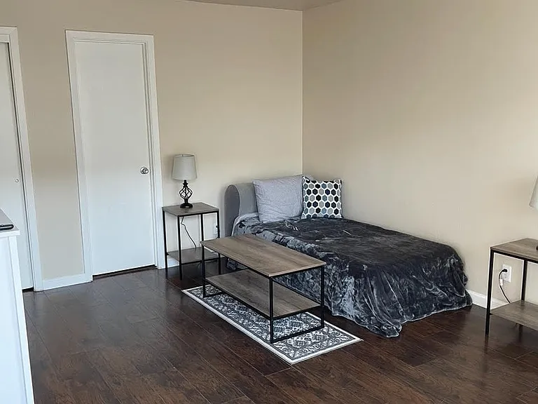 University Heights Apartments — Photo 13