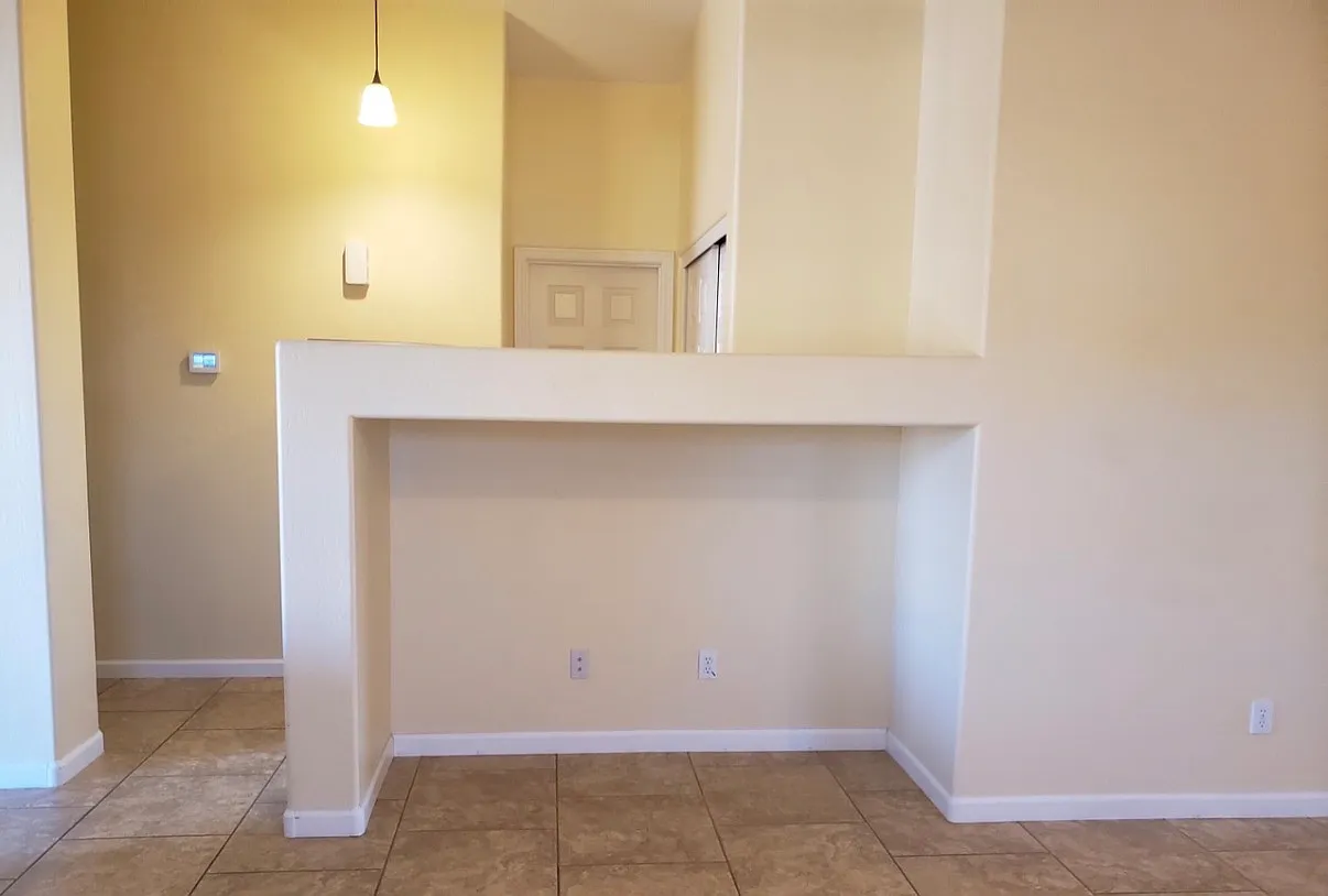 2 bed, 1190 sqft, $1,900 — Photo 4