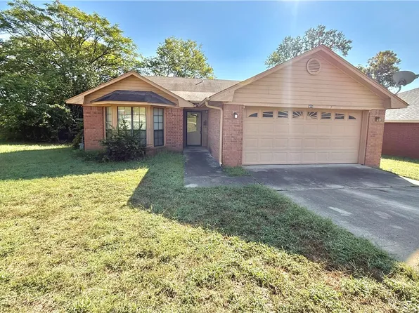 908 N 20th St, Van Buren, AR 72956