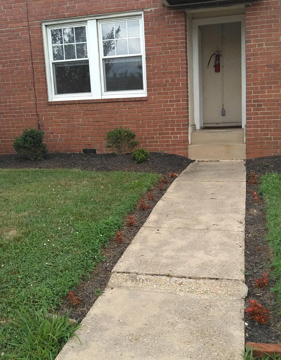 200 S Veitch St — Photo 2