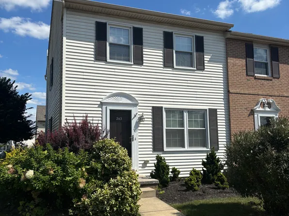 243 Greenland Dr, Lancaster, PA 17602