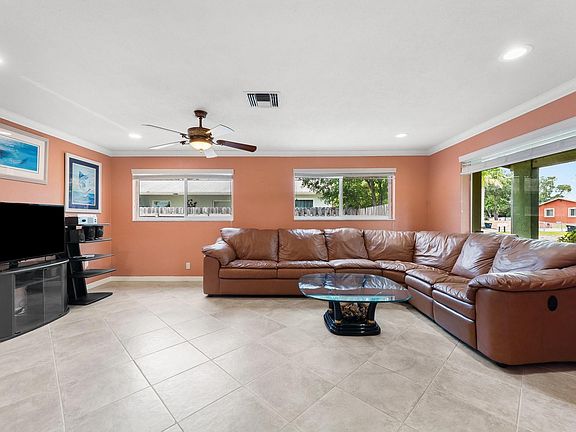 4th image of 4132 SW 52nd Street