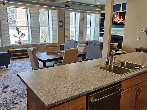 4th image of 419 9th St #202