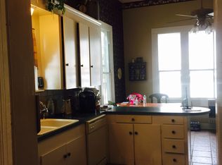 110 Market St, Hemphill, TX 75948