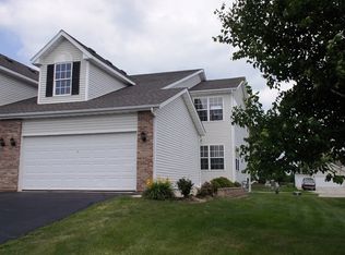 7000 Primrose Pl, Poplar Grove, IL 61065