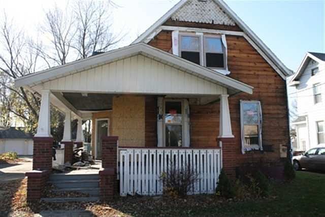 2nd image of 1608 W Locust St