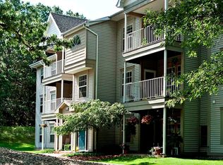 7769 Kenmure Dr APT 10, Portage, MI 49024
