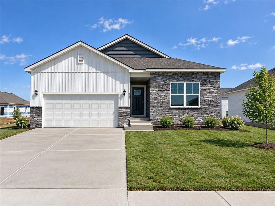 1st image of 705 Solstice Cir