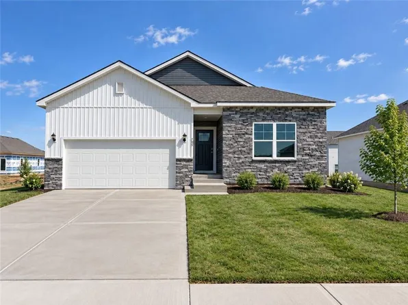 705 Solstice Cir, Belton, MO 64012