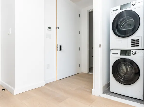 26-04 Jackson Avenue image 5 of 56