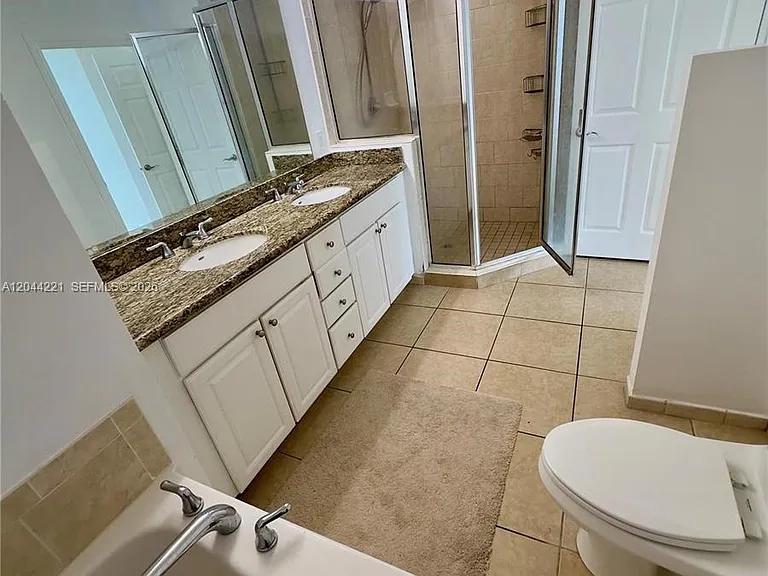 3001 NE 185th St #515 — Photo 11