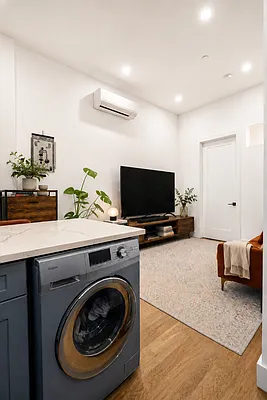 Living room, photo 1