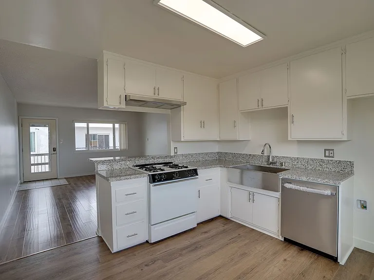 304 Bungalow Dr — Photo 15