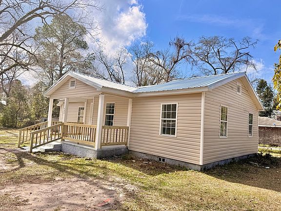 3rd image of 200 8th St SW