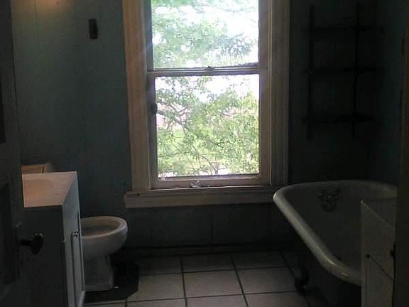3rd image of 623 S Mlk Jr Blvd #2